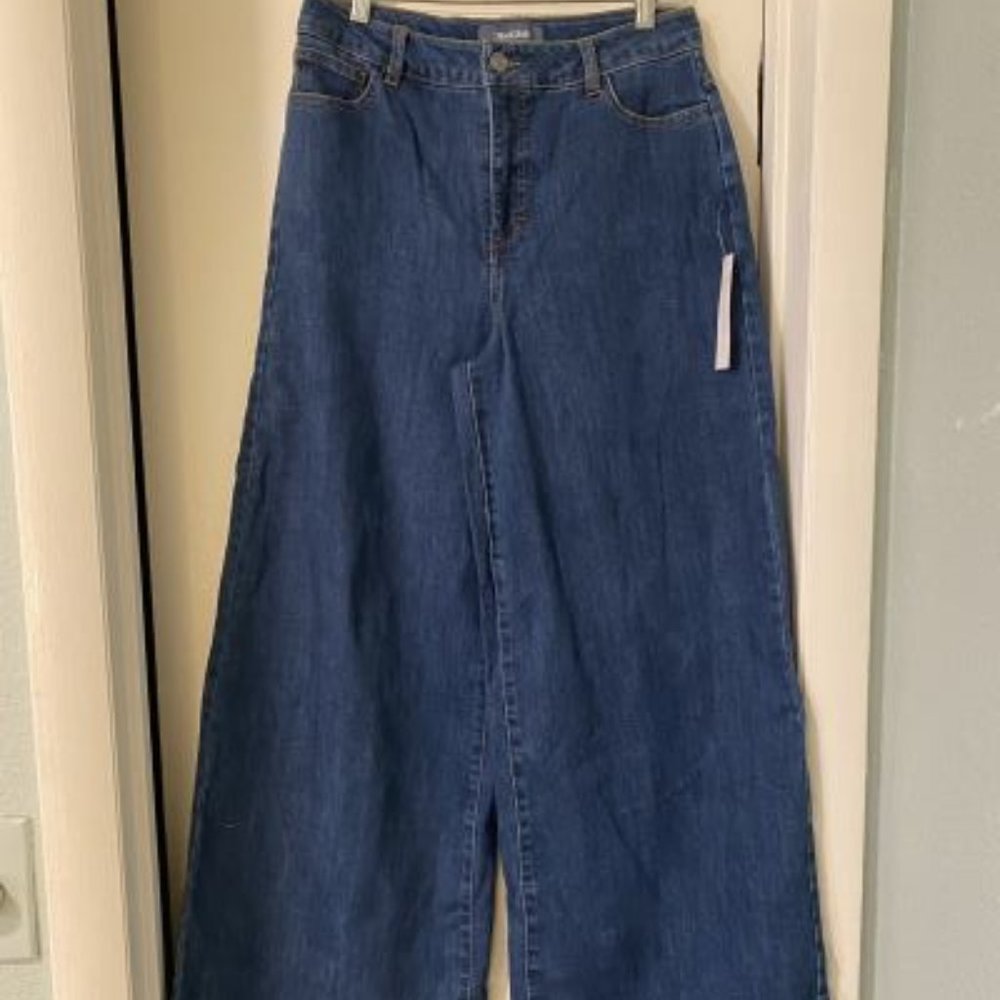 High-waisted, wide leg jeans